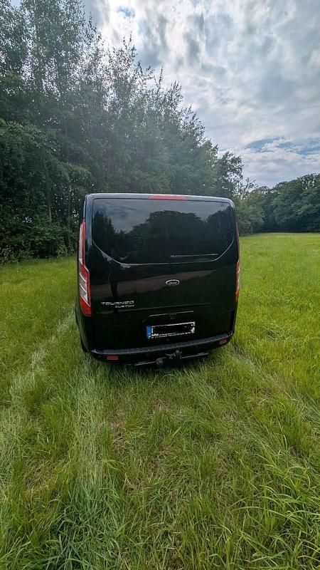 Gebraucht Ford Tourneo Titanium X 171 PS (125 kW) 2019 Schwarz Van / Kleinbus