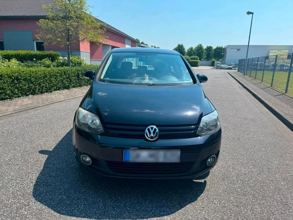 Gebraucht VW Golf VI 105 PS (77 kW) 2010 Schwarz Kleinwagen