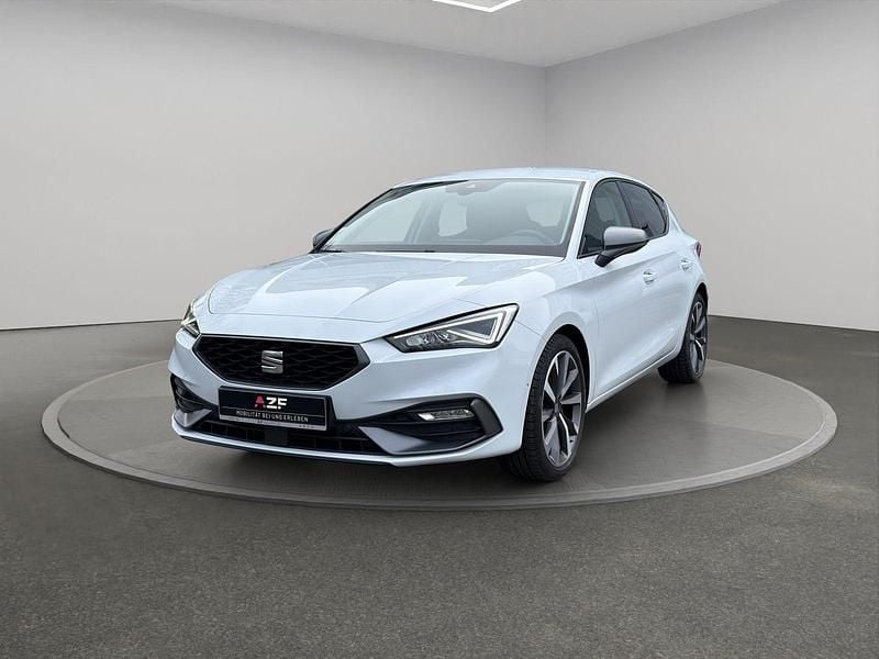 Second-hand Seat Leon FR 131 CP (96 kW) 2024 Alb Berlinǎ