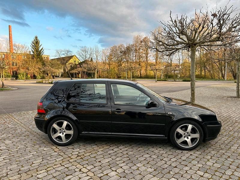 Gebraucht VW Golf IV 101 PS (74 kW) 2002 Schwarz Kleinwagen