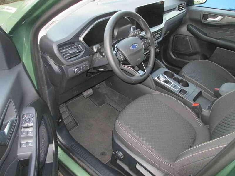 Gebraucht Ford Kuga Titanium 186 PS (136 kW) 2024 Bursting green metallic SUV