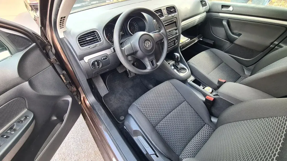 Gebraucht VW Golf VII 122 PS (89 kW) 2013 Braun Kombi