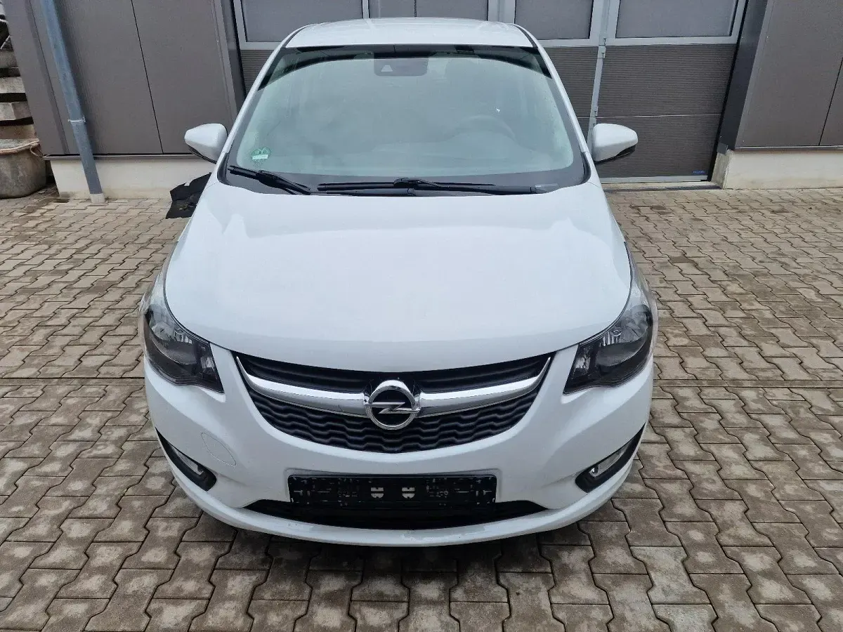 Używany Opel Karl 75 KM (55 kW) 2016 Biały Hatchback