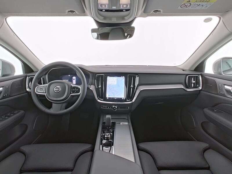 Gebraucht Volvo V60 CC Plus 197 PS (144 kW) 2023 Silver dawn / metallic Kombi