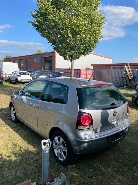 Gebraucht VW Polo Trendline 60 PS (44 kW) 2009 Grau Kleinwagen