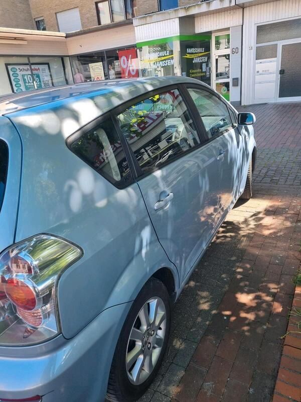 Blau Gebraucht 2007 Toyota Corolla Verso Van / Kleinbus | 6.300 € (Fairer Preis) - Bild 1/4
