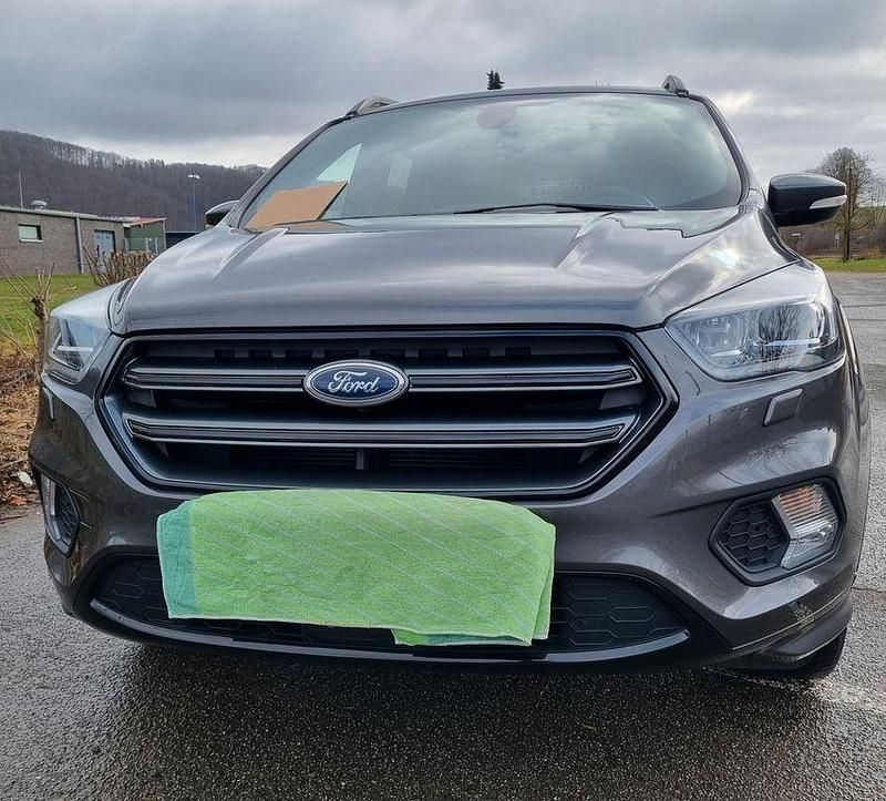 Gebraucht Ford Kuga ST-Line 150 PS (110 kW) 2018 Grau SUV