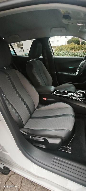 Gebraucht Peugeot 2008 Allure 100 kW (136 PS) 2021 Weiß SUV