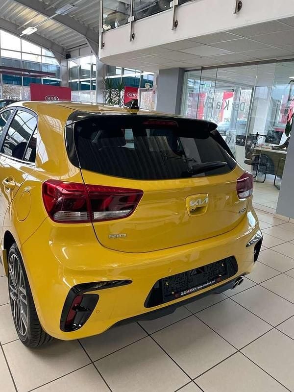 Gelb Gebraucht 2023 Kia Rio Limousine | 17.000 € (Fairer Preis) - Bild 1/2