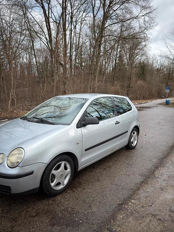 Gebraucht VW Polo 64 PS (47 kW) 2003 Silber Kleinwagen