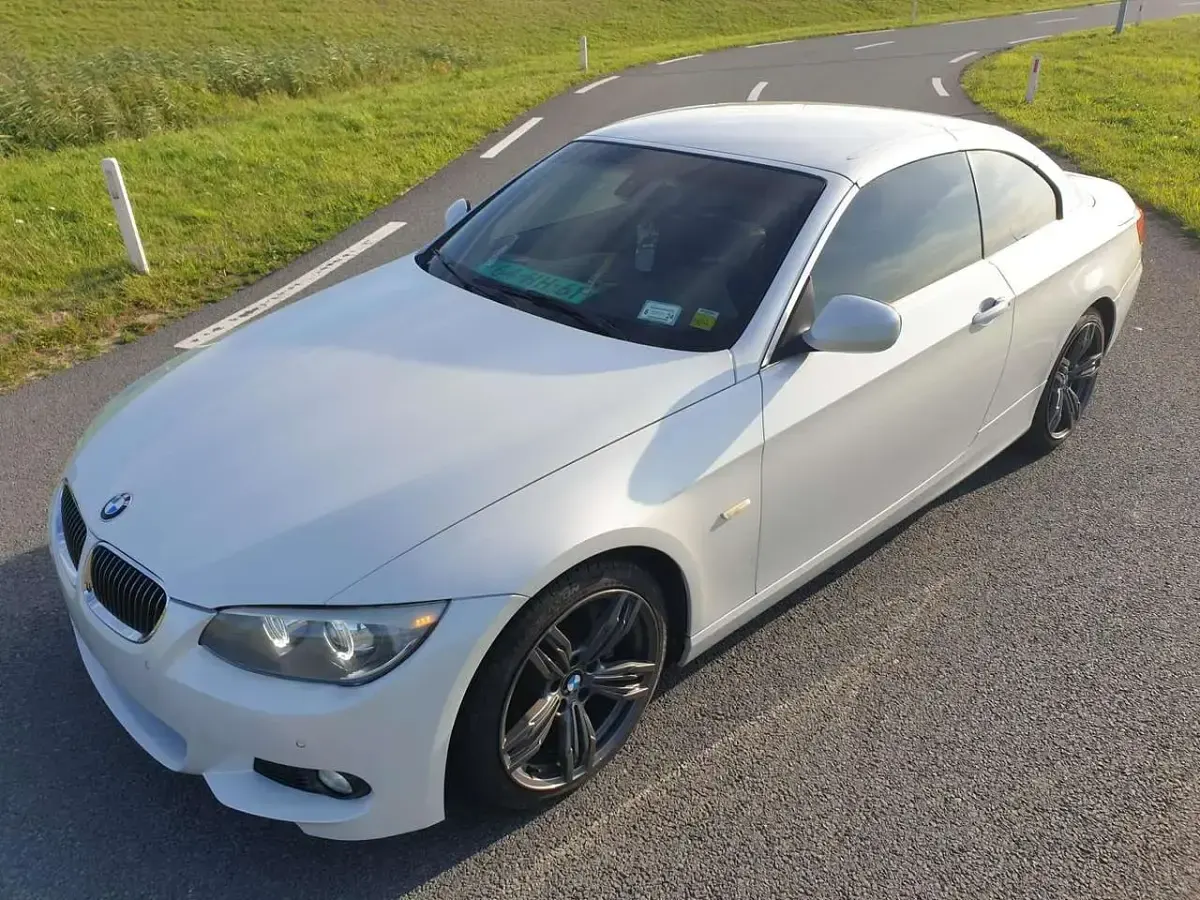 Gebraucht BMW 335 Cabriolet Executive 306 PS (225 kW) 2011 Weiß Cabrio