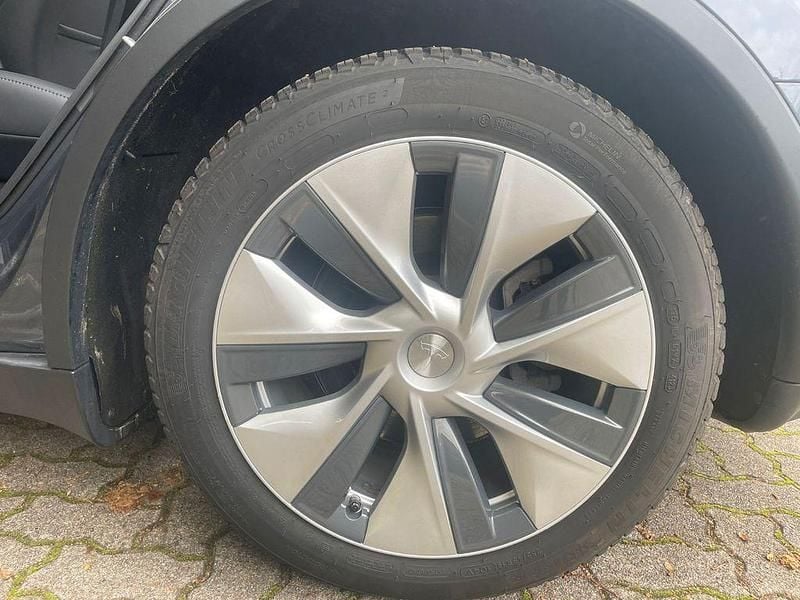 Gebraucht Tesla Model Y RWD 255 kW (347 PS) 2023 Grau SUV