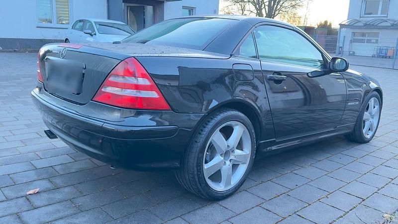 Gebraucht Mercedes SLK200 163 PS (119 kW) 2001 Schwarz Cabrio