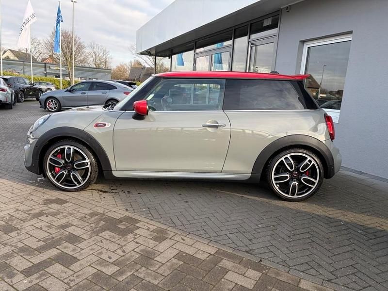 Gebraucht Mini John Cooper Works Chili 231 PS (169 kW) 2021 Gruen Kleinwagen