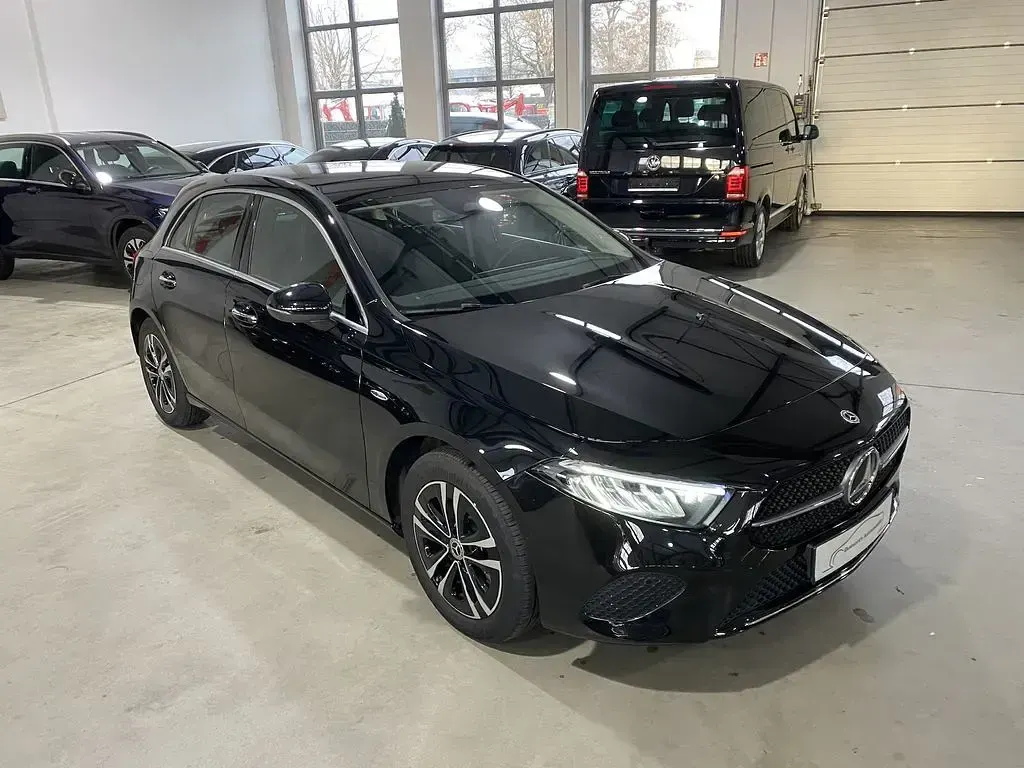 Gebraucht Mercedes A250 Advanced Plus 163 PS (119 kW) 2025 Schwarz Limousine