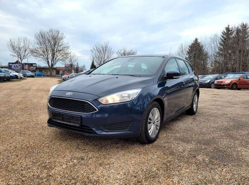 Blazerblau Gebraucht 2017 Ford Focus Trend Kombi | 3.980 € (Fairer Preis) - Bild 1/4