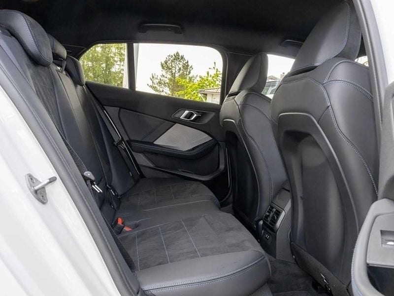 Nowe BMW 120 Performance 150 KM (110 kW) 2025 Biały Hatchback