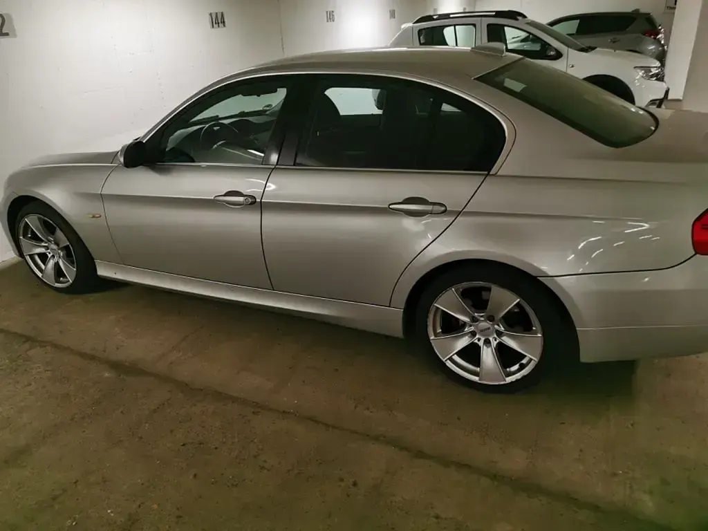 Gebraucht BMW 325 218 PS (160 kW) 2005 Silber Limousine