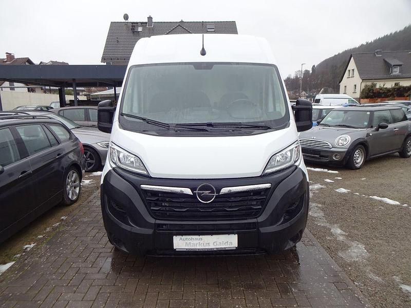 Gebraucht Opel Movano Selection 140 PS (102 kW) 2023 Weiß Limousine