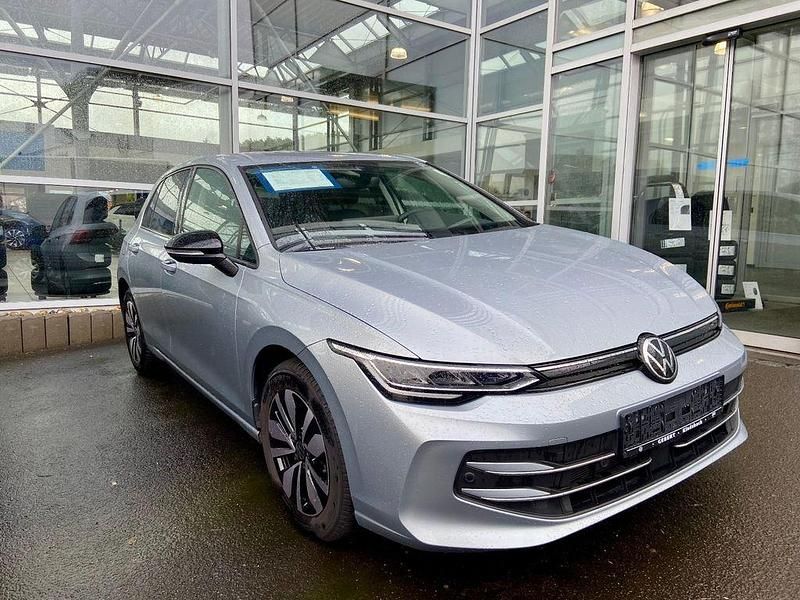 Silber Gebraucht 2024 VW Golf Goal Limousine | 26.825 € (Fairer Preis) - Bild 1/4