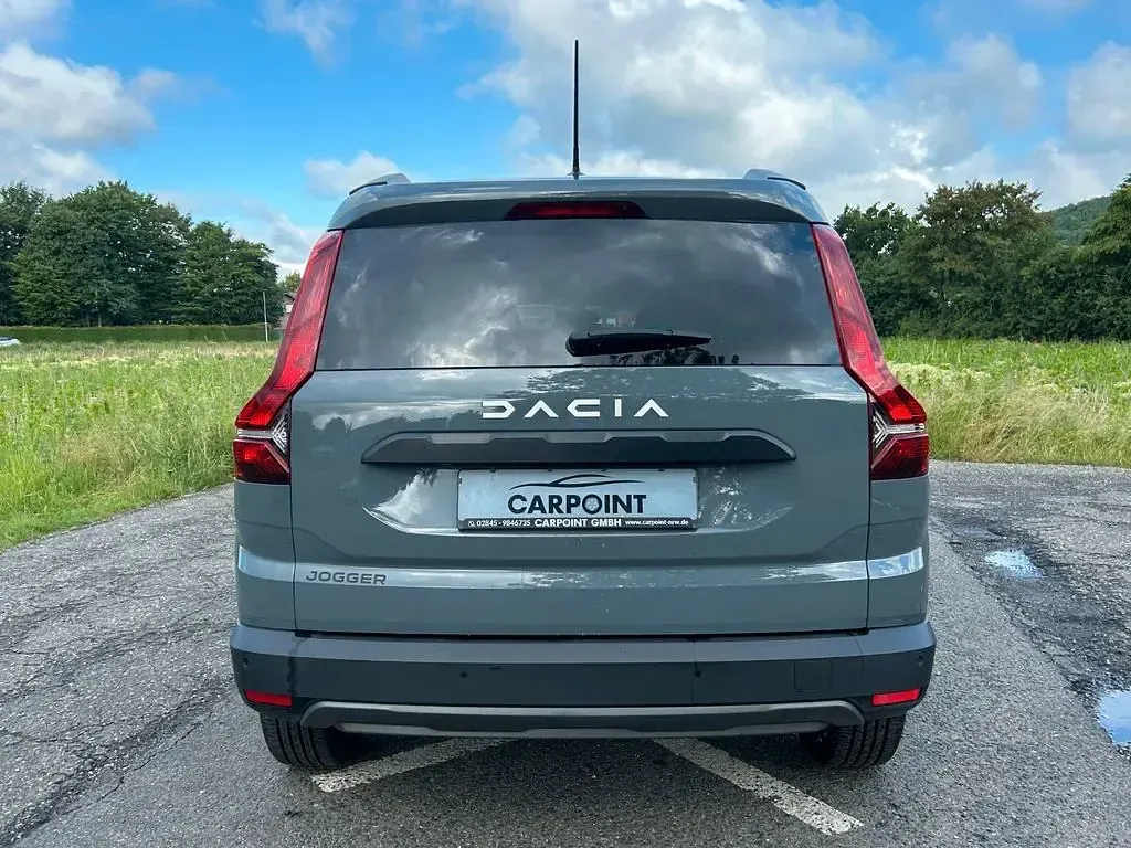 Gebraucht Dacia Jogger Expression 101 PS (74 kW) 2024 Grau Van / Kleinbus