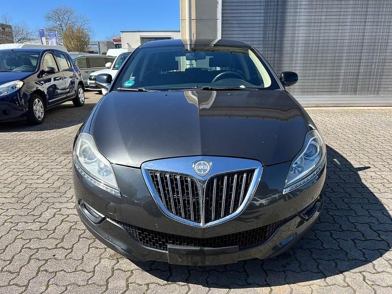 Gebraucht Lancia Delta 120 PS (88 kW) 2010 Grau Kleinwagen