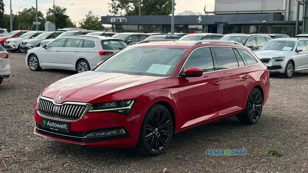 Gebraucht Skoda Superb Premium Edition 200 PS (147 kW) 2022 Velvetrot premium metallic Kombi