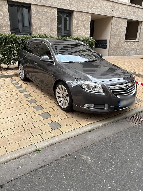Grau Gebraucht 2011 Opel Insignia OPC Kombi | 3.700 € (Fairer Preis) - Bild 1/4