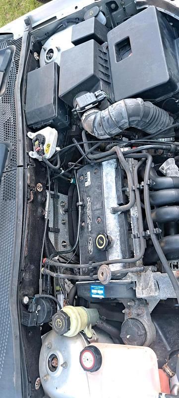 Gebraucht Ford Focus 101 PS (74 kW) 1999 Silber Kleinwagen