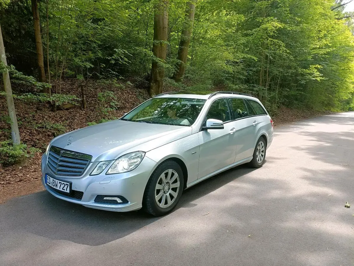 Gebraucht Mercedes E220 170 PS (125 kW) 2010 Braun Kombi