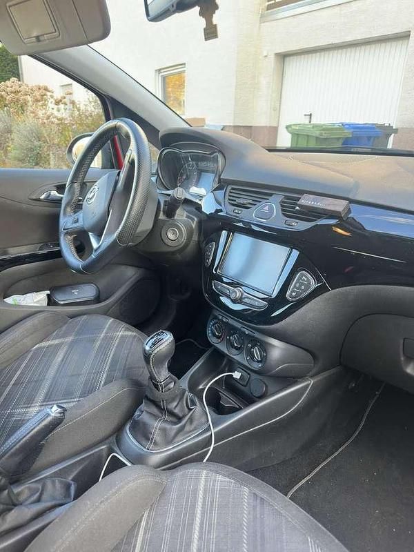 Gebraucht Opel Corsa Color Edition 101 PS (74 kW) 2017 Rot Kleinwagen