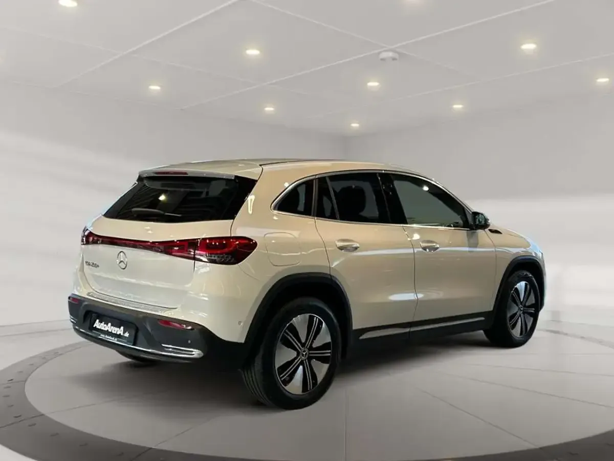 Gebraucht Mercedes EQA250+ 139 kW (190 PS) 2023 Digitalweiß SUV
