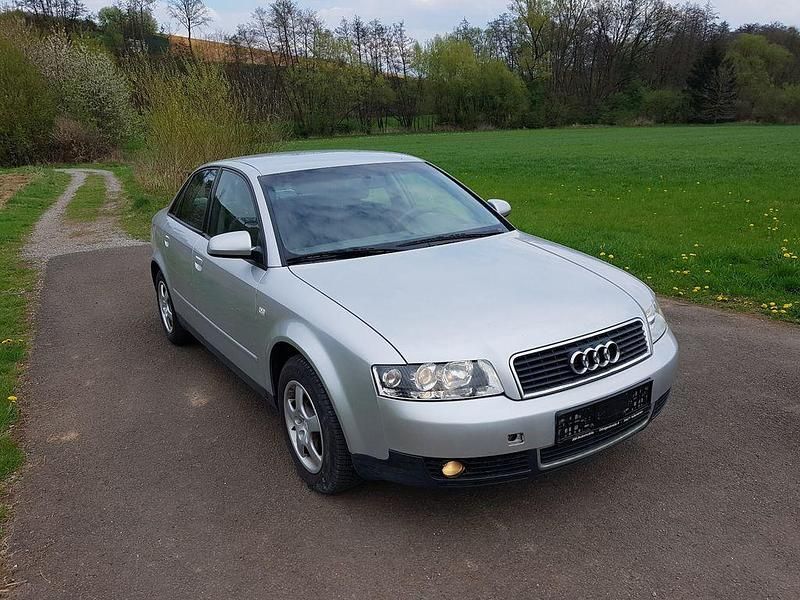 Silber Gebraucht 2001 Audi A4 Sport Limousine | 3.999 € (Teuer) - Bild 1/4