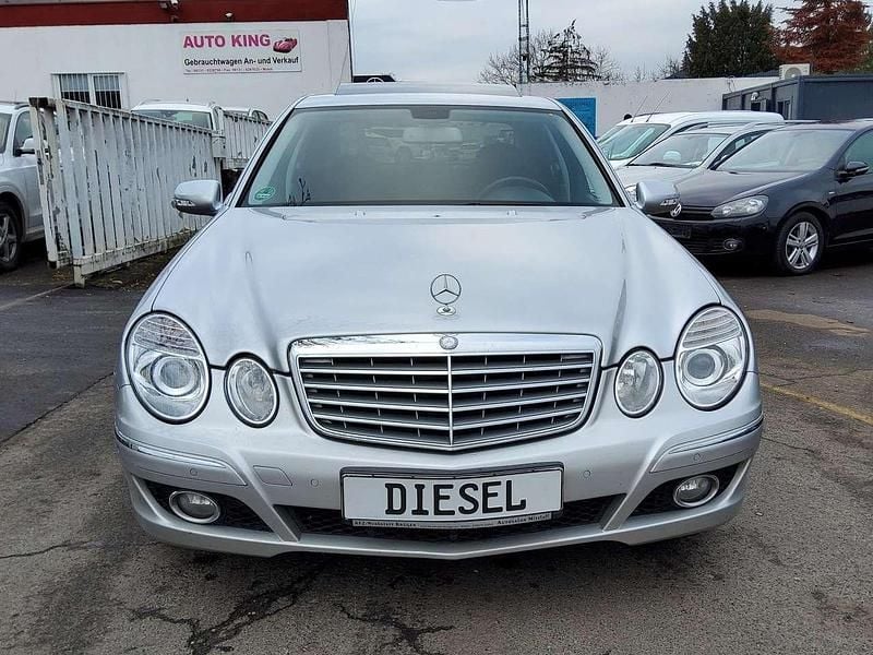 Silber Gebraucht 2008 Mercedes E200 Elegance Limousine | 6.990 € (Fairer Preis) - Bild 1/4