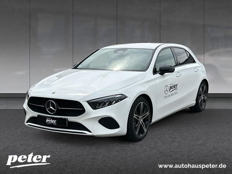 Unilack polarweiß Gebraucht 2025 Mercedes A180 Progressive Limousine | 35.890 € (Teuer) - Bild 1/4