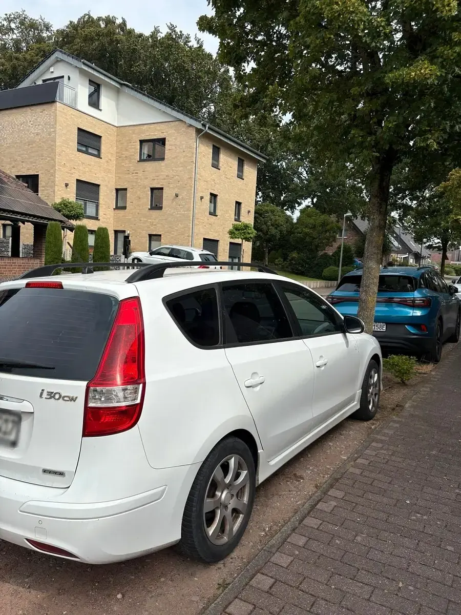 Gebraucht Hyundai i30 90 PS (66 kW) 2009 Weiß Kombi