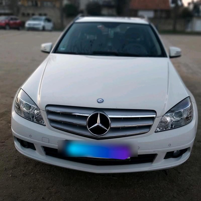 Weiß Gebraucht 2010 Mercedes C220 Kombi | 5.500 € (Etwas zu teuer) - Bild 1/4