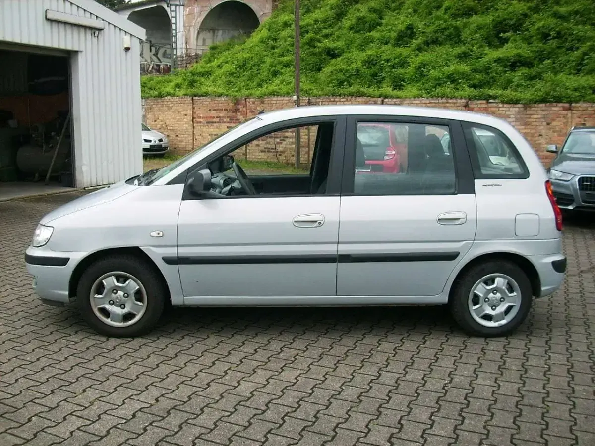 Gebraucht Hyundai Matrix GLS 103 PS (75 kW) 2004 Silber Van / Kleinbus