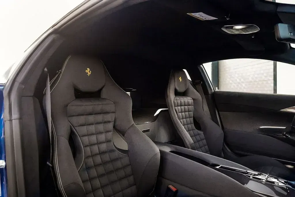 Second-hand Ferrari 812 829 CP (609 kW) 2023 Albastru