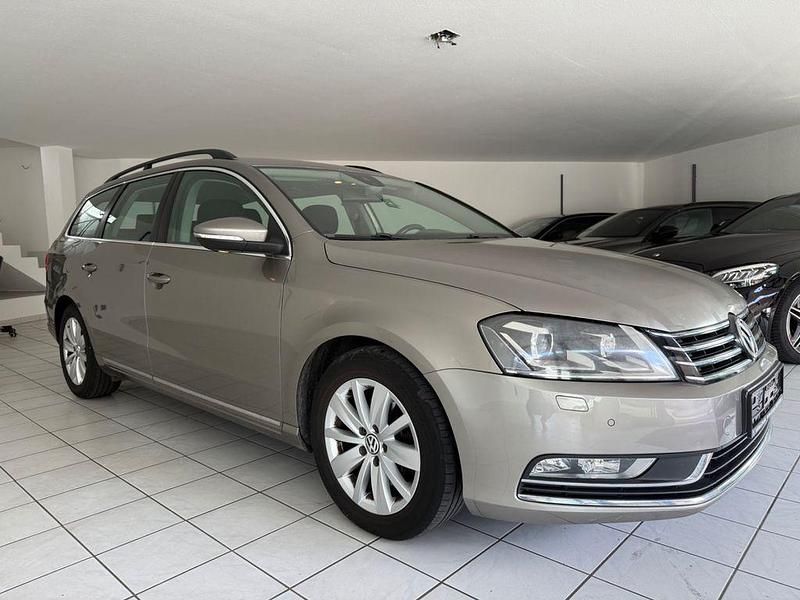Braun Gebraucht 2013 VW Passat Comfortline Kombi | 6.490 € (Guter Preis) - Bild 1/4