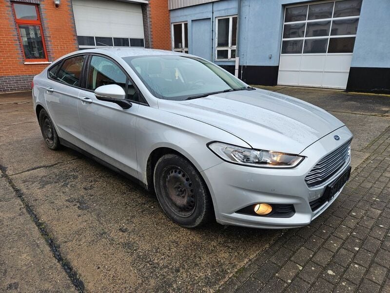 Gebraucht Ford Mondeo 150 PS (110 kW) 2017 Silber Limousine