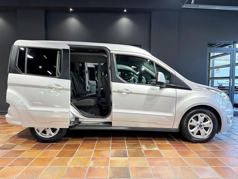 Polarsilber metallic Gebraucht 2018 Ford Tourneo Connect Titanium Van / Kleinbus | 13.950 € (Guter Preis) - Bild 1/4