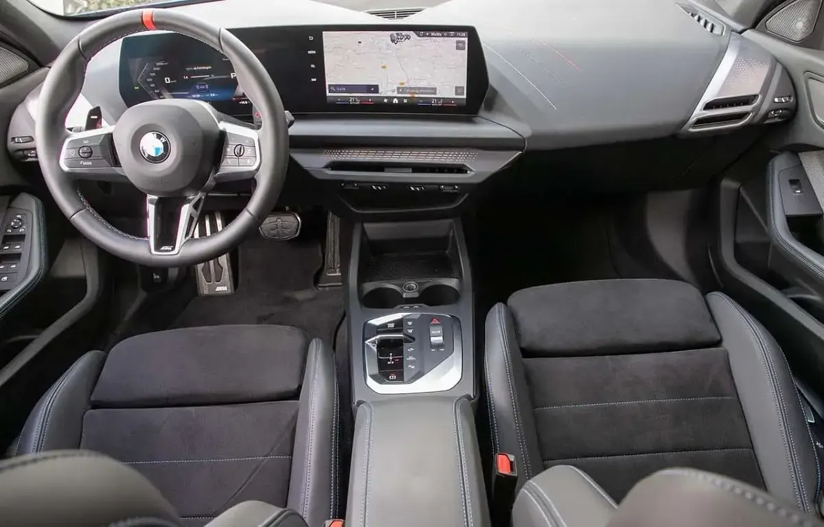 Gebraucht BMW M135 Performance 300 PS (220 kW) 2025 Blau Kleinwagen