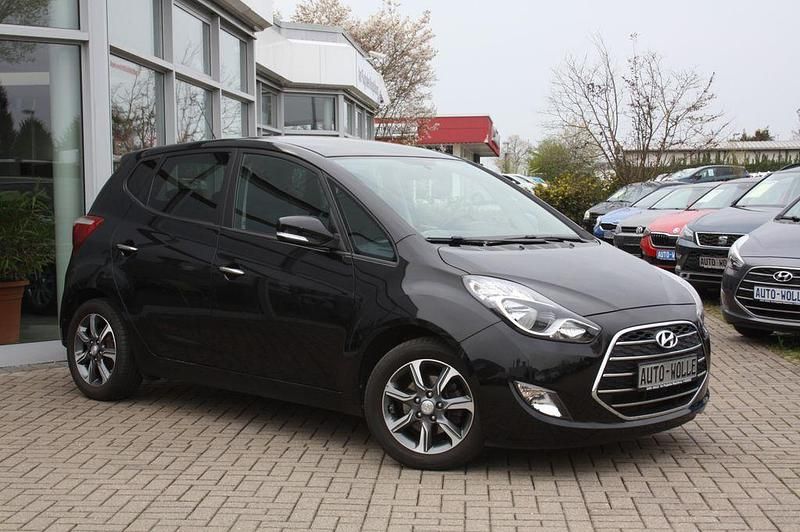 Gebraucht Hyundai ix20 Style 90 PS (66 kW) 2017 Schwarz Kleinwagen