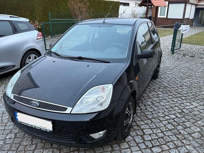 Gebraucht Ford Fiesta Ghia 80 PS (58 kW) 2004 Schwarz Kleinwagen