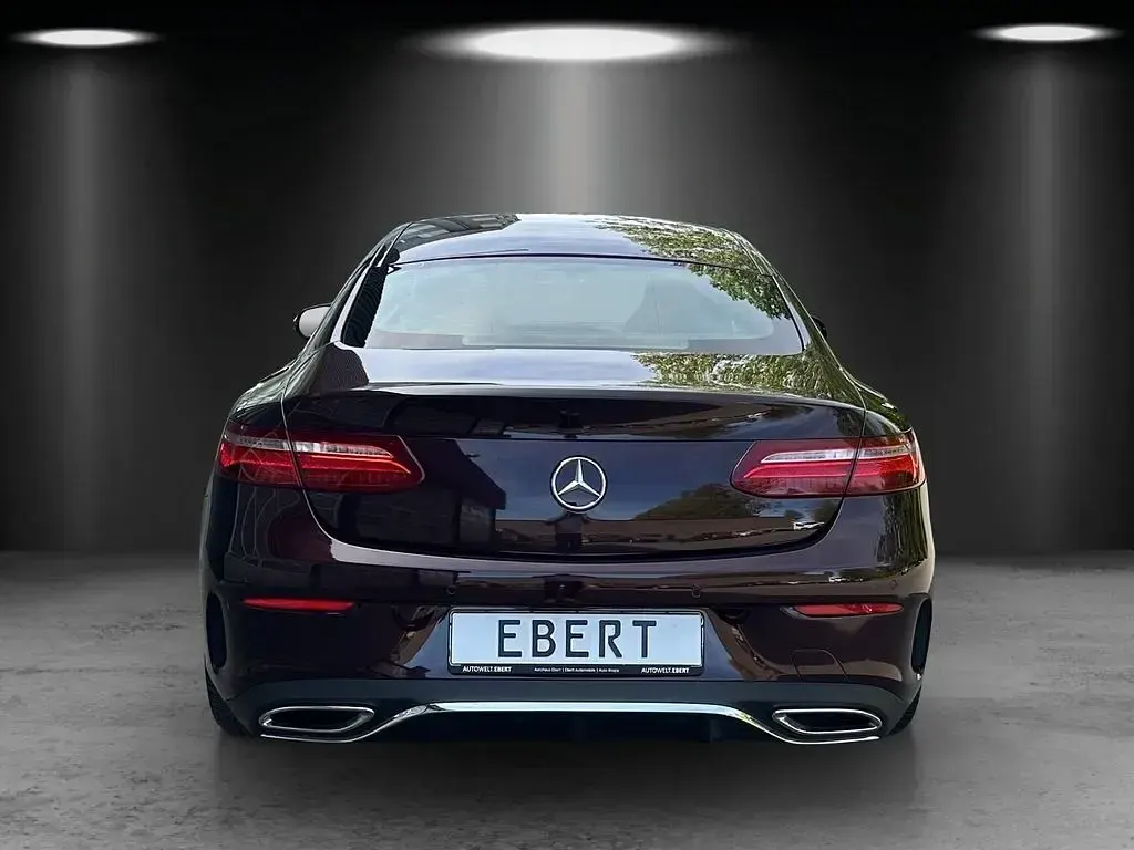Gebraucht Mercedes E220 Business 194 PS (142 kW) 2020 Rot Coupé