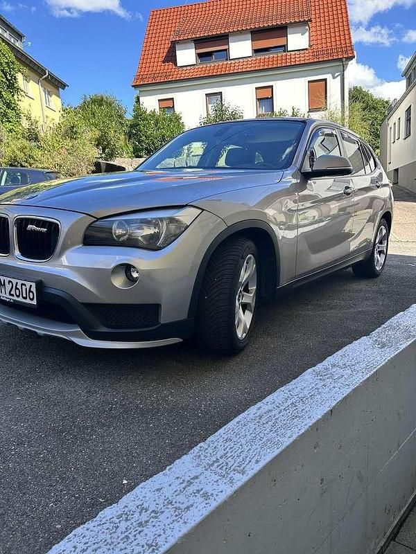 Grau Gebraucht 2014 BMW X1 SUV | 10.500 € (Fairer Preis) - Bild 1/4