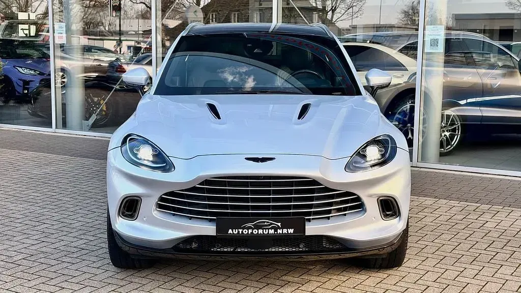 Gebraucht Aston Martin DBX 551 PS (405 kW) 2022 Silber SUV