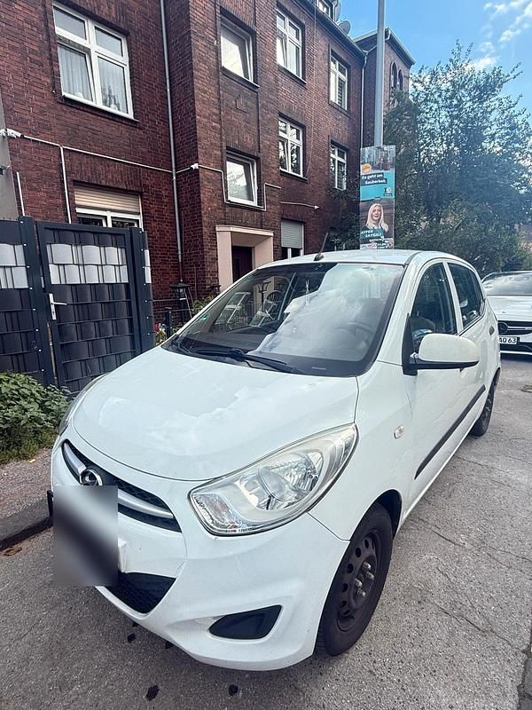 Weiß Gebraucht 2013 Hyundai i10 Kleinwagen | 2.000 € (Fairer Preis) - Bild 1/4