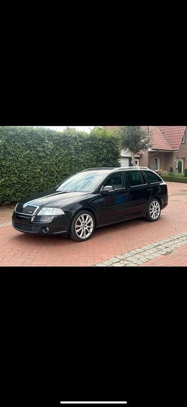 Schwarz Gebraucht 2007 Skoda Octavia vRS Kombi | 3.200 € (Fairer Preis) - Bild 1/4